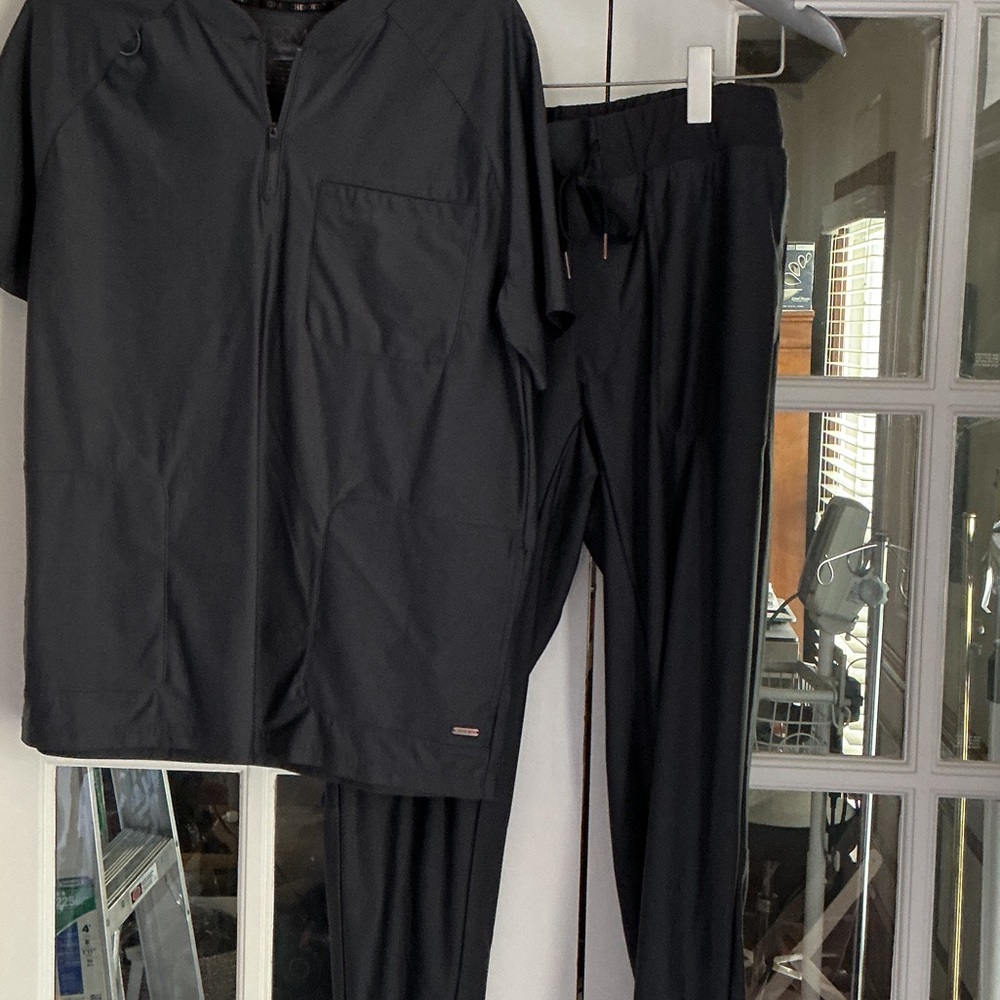 Cherokee Gray Zip-Front Scrub Set